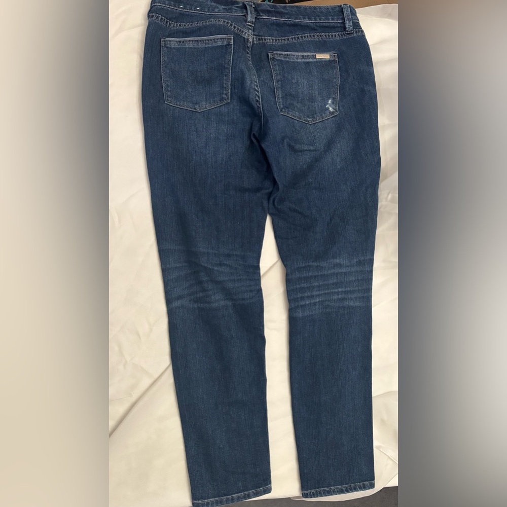 White House Black Market "Girlfriend" style denim jeans in size 4. - Picture 8 of 12